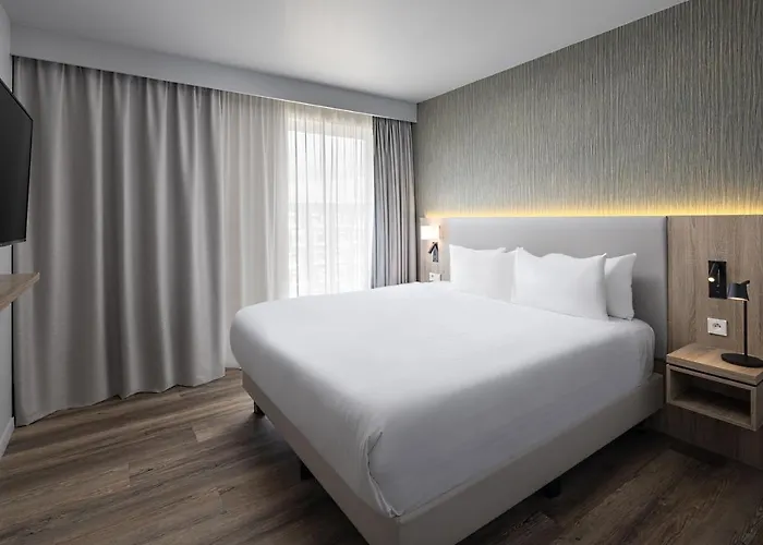 By Marriott Paris Charles De Gaulle Airport Roissy-en-France